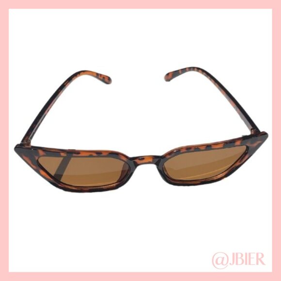 The Celine Cat-Eye Sunglasses - Picture 5 of 8